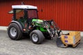 Deutz Fahr tractor with a mx 25 c frontlift.