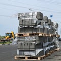 Kerbstones on pallets