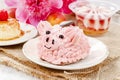 Kids party: cute pink piglet cake