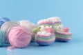 Knitting baby shoes with multicolor yarn