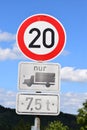 speed limit 20 for trucks