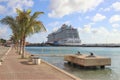 Kralendijk, Bonaire: 12/16/17: Royal Princess Cruise ship docked in Bonaire