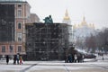 Tourist excursion near the Bohdan Khmelnytsky Monument protected from shelling