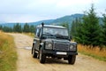 Land Rover, unpaved road