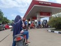 Long queues to fill subsidized gasoline