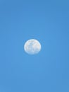 Lua crescente ao entardecer de uma tarde de primavera Royalty Free Stock Photo