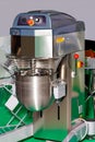 Planetary mixer for high-precision mixing results in food processing