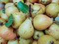 Pear texture: lots of pears collected in a bowl