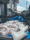 Medan 4 augustus 2021- a car loaded with rice is parked