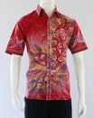 Men's short-sleeved shirts with colorful abstract motifs give the impression of being trendy