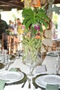 mesa de festa buffet decoraÃÂ§ÃÂ£o de casamento pratos flores arranjos restaurante