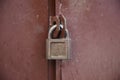 Metall padlock on oldbrown do Royalty Free Stock Photo