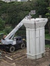 Column Mobile crane operating assembly concrete joist new edifice