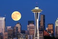 Moonrise over downtown seattle Royalty Free Stock Photo