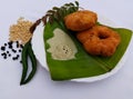 Vada, medu Vadai, urad dal fritters, uzhunnu Vada