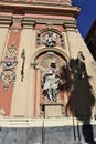 Napoli - Statua destra sulla facciata della Chiesa di Santa Teresa a Chiaia