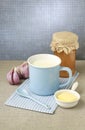 Natural remedy for flu: hot milk with honey and garlic