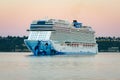 NCL cruse ship Norwegian Bliss approaches Seattle at dawn Royalty Free Stock Photo