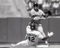 Oakland Athletics baserunner Dave Henderson