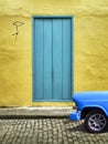 Viejo fachada cubano coche 