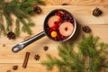 Pan with cranberry-apple mulled wine