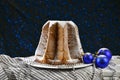 PANDORO DI NATALE con palle blu