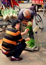 Pengxhou, China: Farmers Weighing Spring Onions