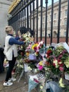 People at Buckingham Palace in London mourning Queen Elizabeth II death on the 08th September