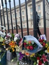 People at Buckingham Palace in London mourning Queen Elizabeth II death on the 08th September