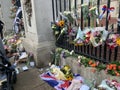 People at Buckingham Palace in London mourning Queen Elizabeth II death on the 08th September