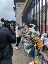 People at Buckingham Palace in London mourning Queen Elizabeth II death on the 08th September