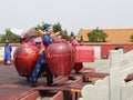 People pay tribute to the forbidden city