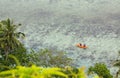 En mar kayac en isla costa mar 