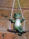Ceramic painted garden frog on swing swinging reptile amphibian toad pets pet animals