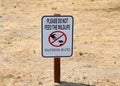 Please do not feed wildlife sign Royalty Free Stock Photo