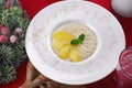 Porridge with honey, cinnamon and apple