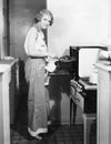 Portrait of woman cooking Royalty Free Stock Photo