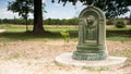 Pretty little water fountain, green, arched