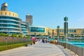 Promenade around the Dubai fountain