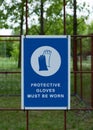 Protective safety gloves must be worn, mandatory sign.