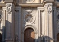 Puerta en la fachada principal de la basÃÆÃÂ­lica catedral de Grana Royalty Free Stock Photo