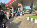 queues for refueling vehicles at Pertamina Indonesia due to the scarcity of fuel supply and high prices pertamax, pertalite