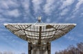 Radiotelescope focus to the sky