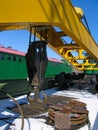 Railroad lifting crane