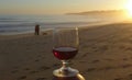 Romantischer Sonnenuntergang. Abendstimmung am Meer, Armacao de Pera, Algarve, Portugal Royalty Free Stock Photo