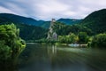 Zrúcanina hradu Strečno a rieka Váh na Slovensku