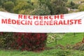 Searching for a general practitioner on a banner in France