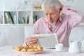Senior man reading newspaper Royalty Free Stock Photo