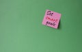 Set smart goals symbol. Concept words Set smart goals on pink steaky note. Beautiful green background. Business and Set smart Royalty Free Stock Photo