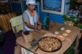 Shelling cashew nuts